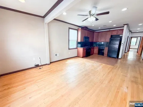 107 Oxford Avenue 1