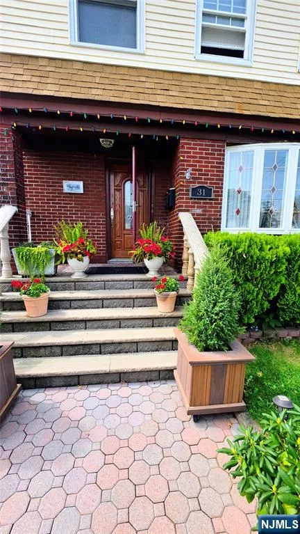 31 Hedden Terrace 2nd floor