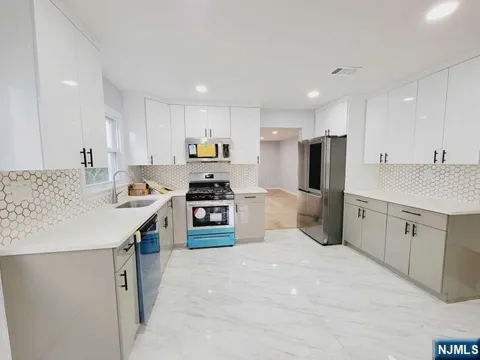 75 W Central Boulevard 1st