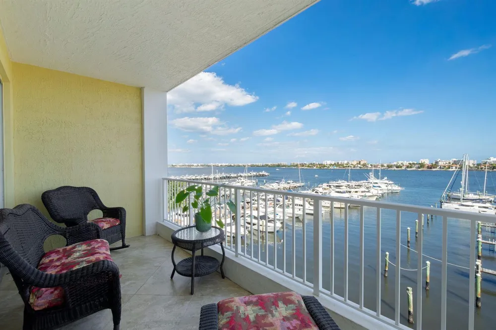 806 E Windward Way #524 Lantana, FL 33462