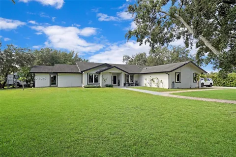 15290 SW 200th St
