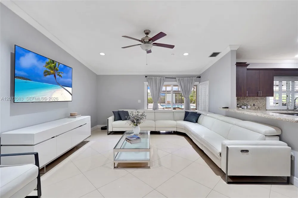 15290 SW 200th St Miami, FL 33187