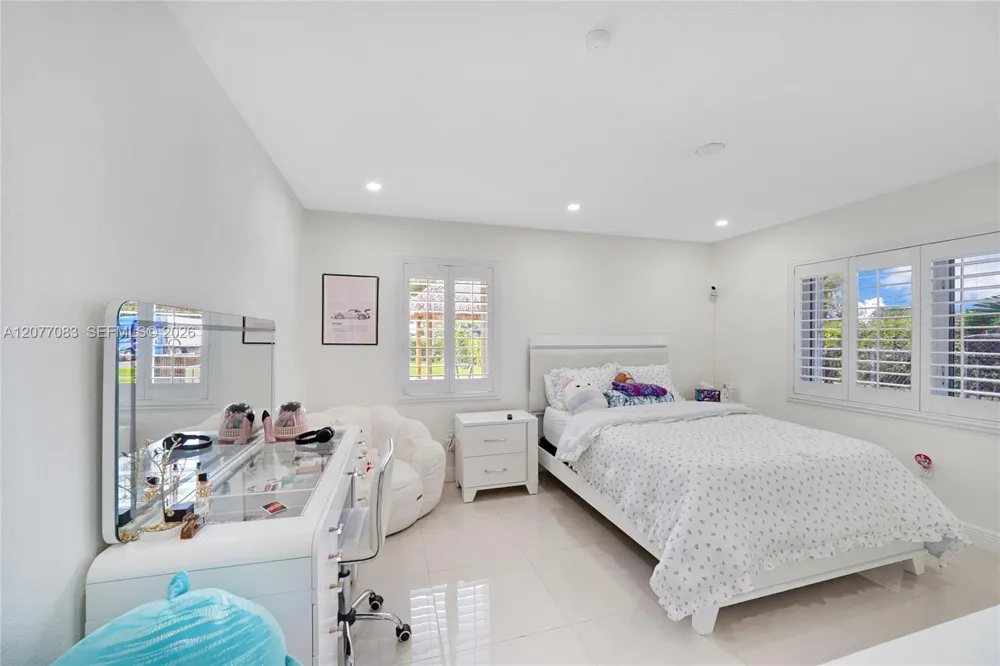 15290 SW 200th St Miami, FL 33187