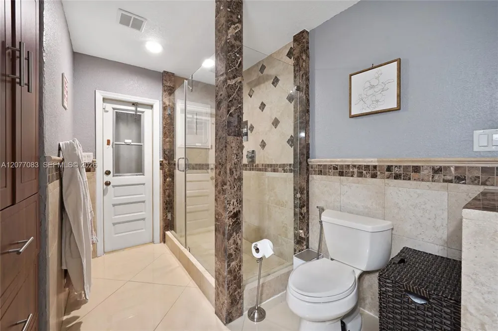 15290 SW 200th St Miami, FL 33187
