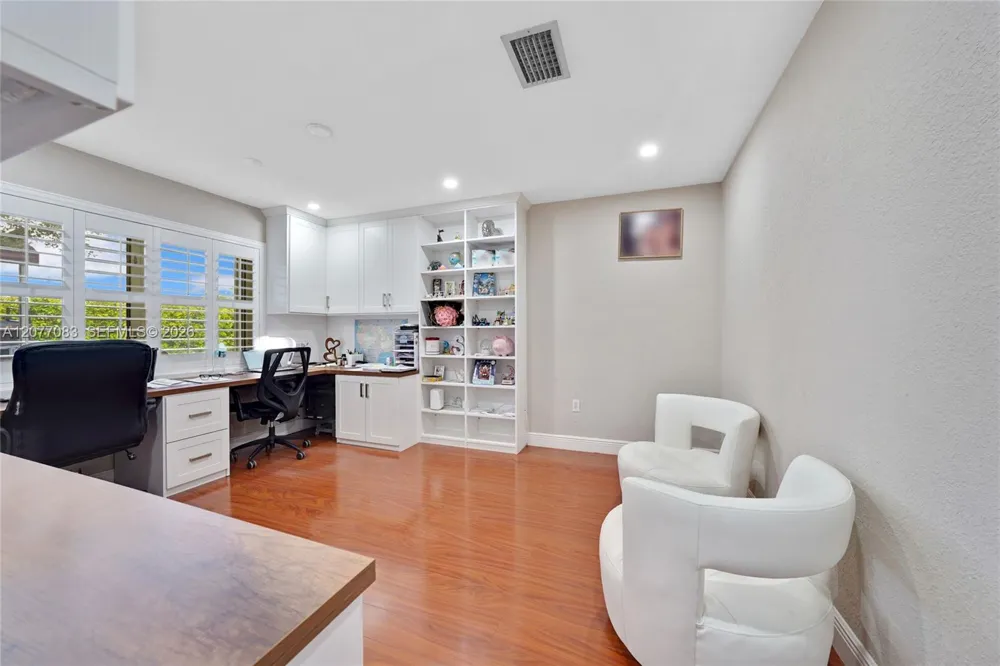 15290 SW 200th St Miami, FL 33187