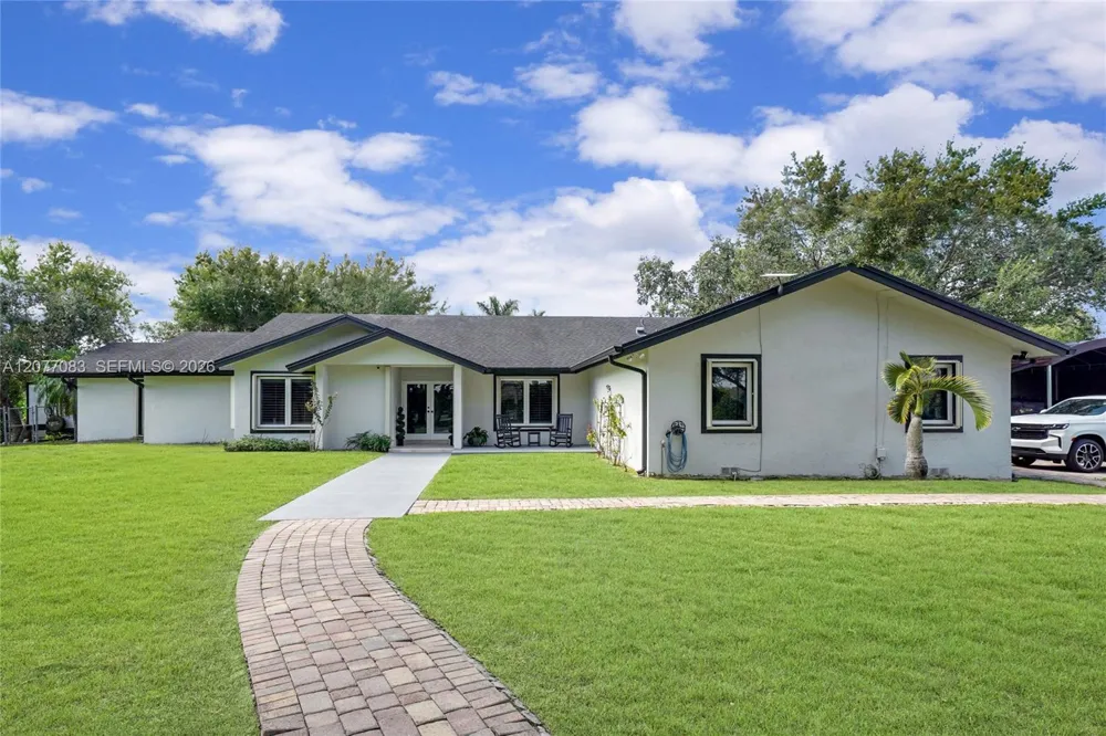 15290 SW 200th St Miami, FL 33187