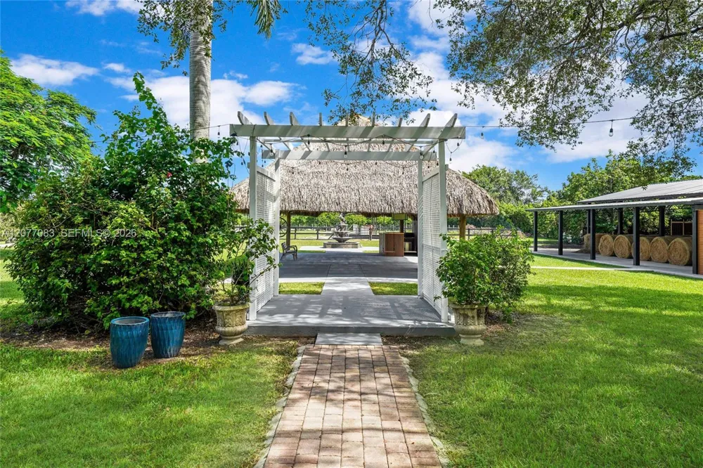 15290 SW 200th St Miami, FL 33187