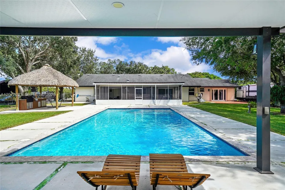 15290 SW 200th St Miami, FL 33187
