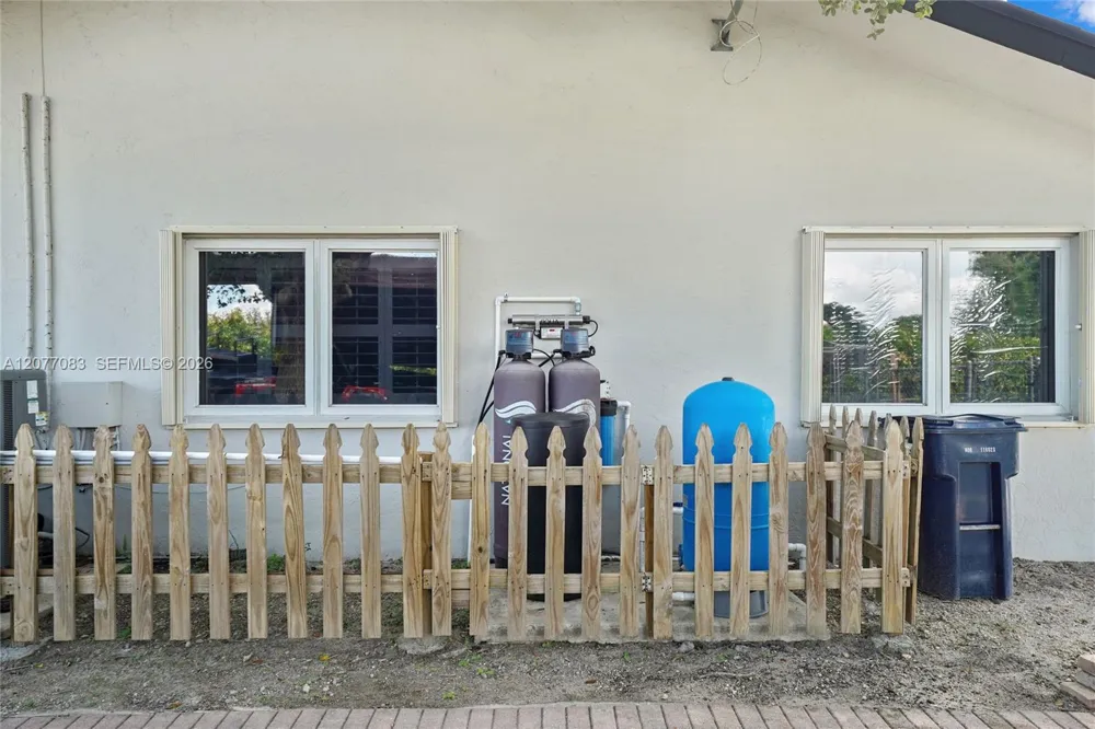 15290 SW 200th St Miami, FL 33187