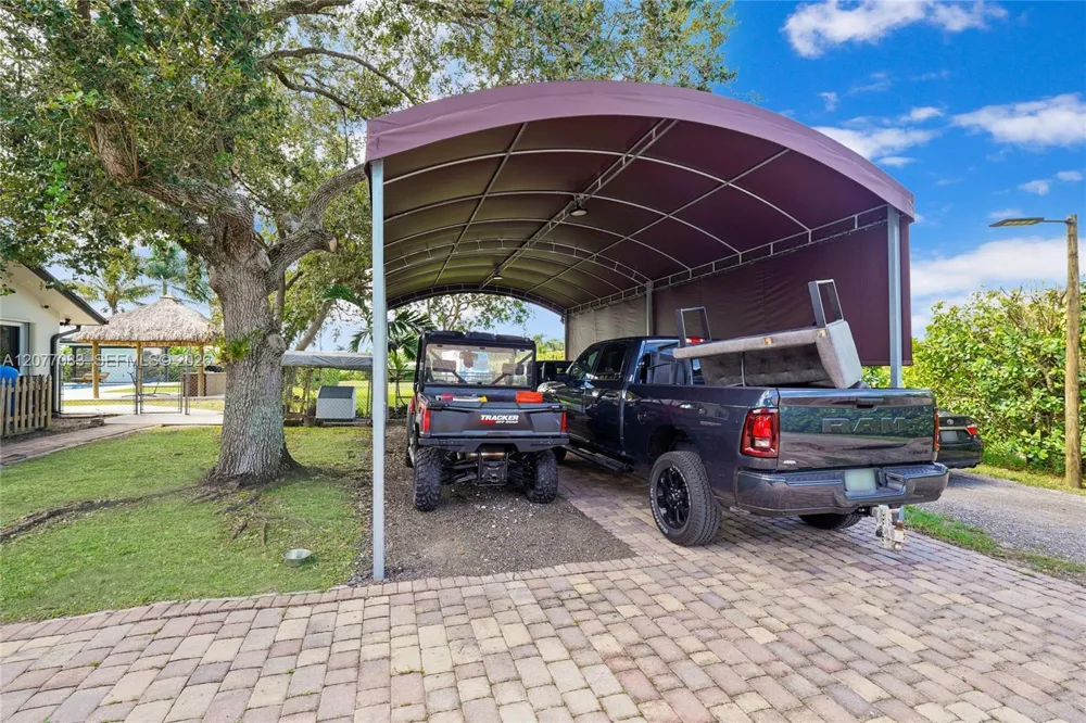 15290 SW 200th St Miami, FL 33187