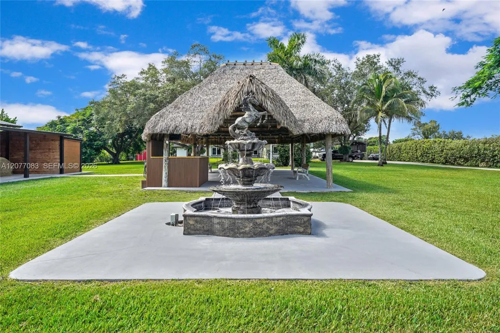 15290 SW 200th St Miami, FL 33187