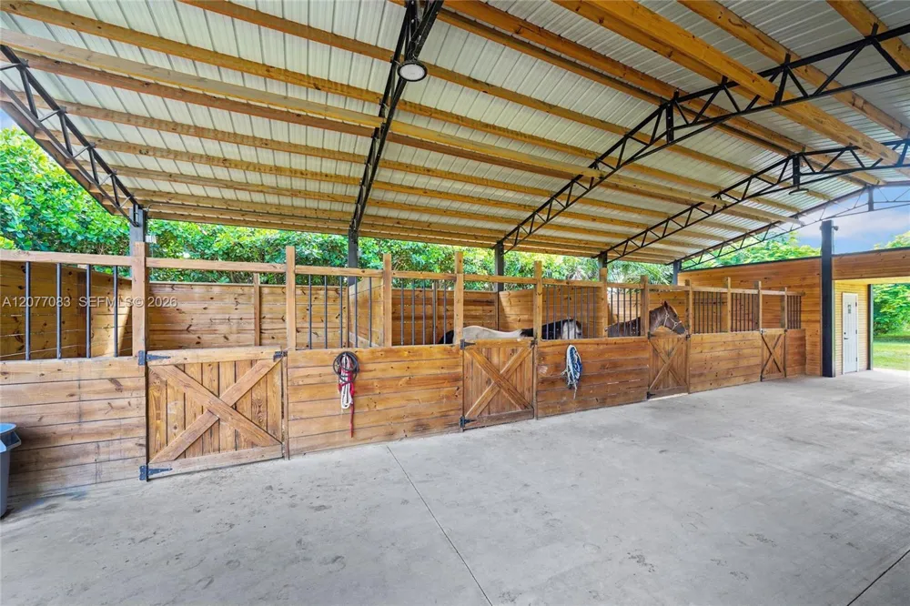 15290 SW 200th St Miami, FL 33187