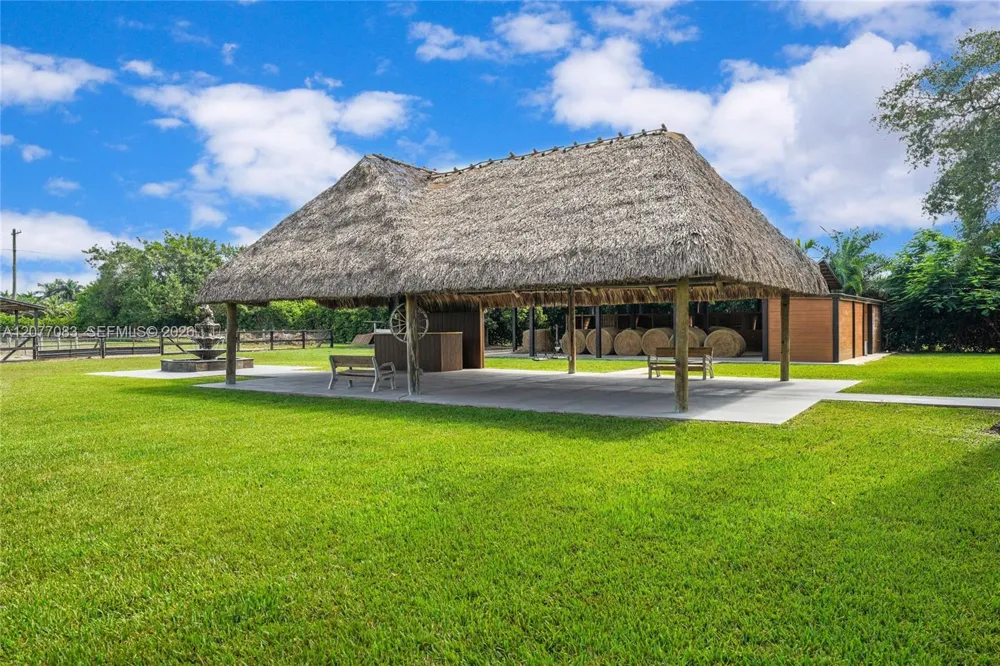 15290 SW 200th St Miami, FL 33187