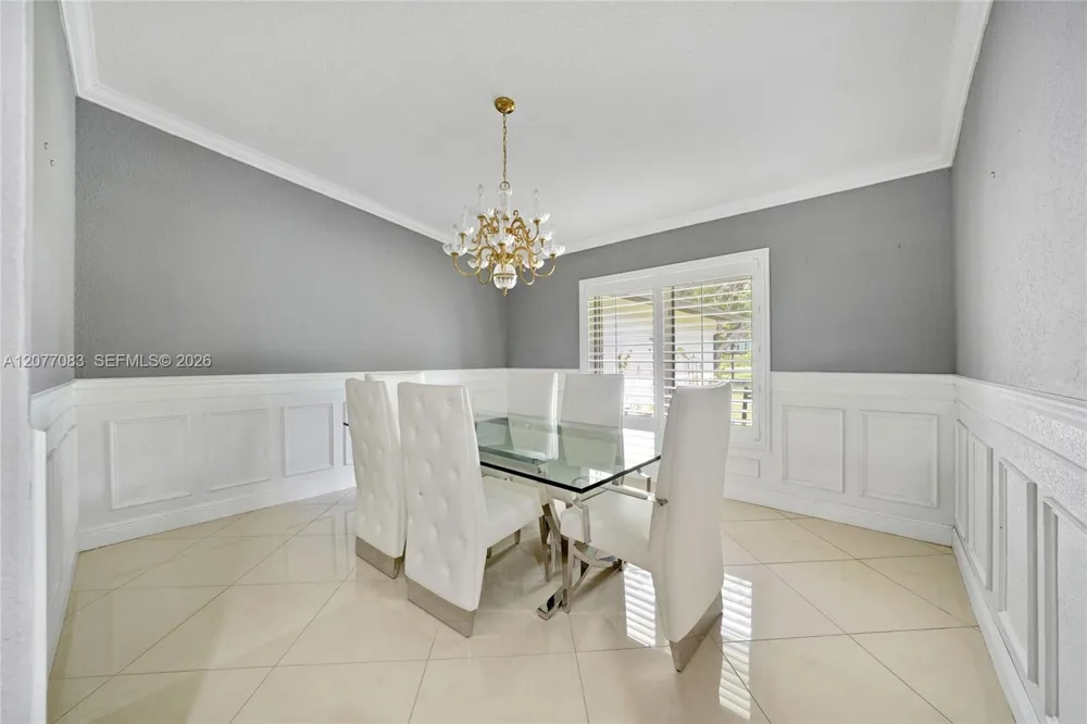 15290 SW 200th St Miami, FL 33187
