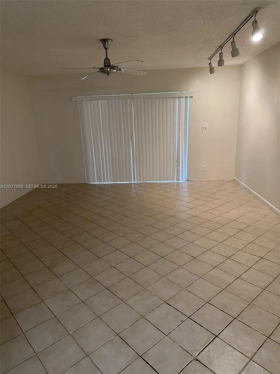 6061 Falls Cir Dr #106 Lauderhill, FL 33319