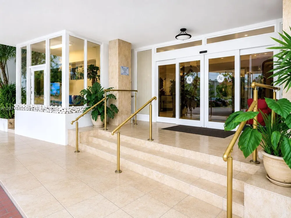 3505 S Ocean Dr #206 Hollywood, FL 33019