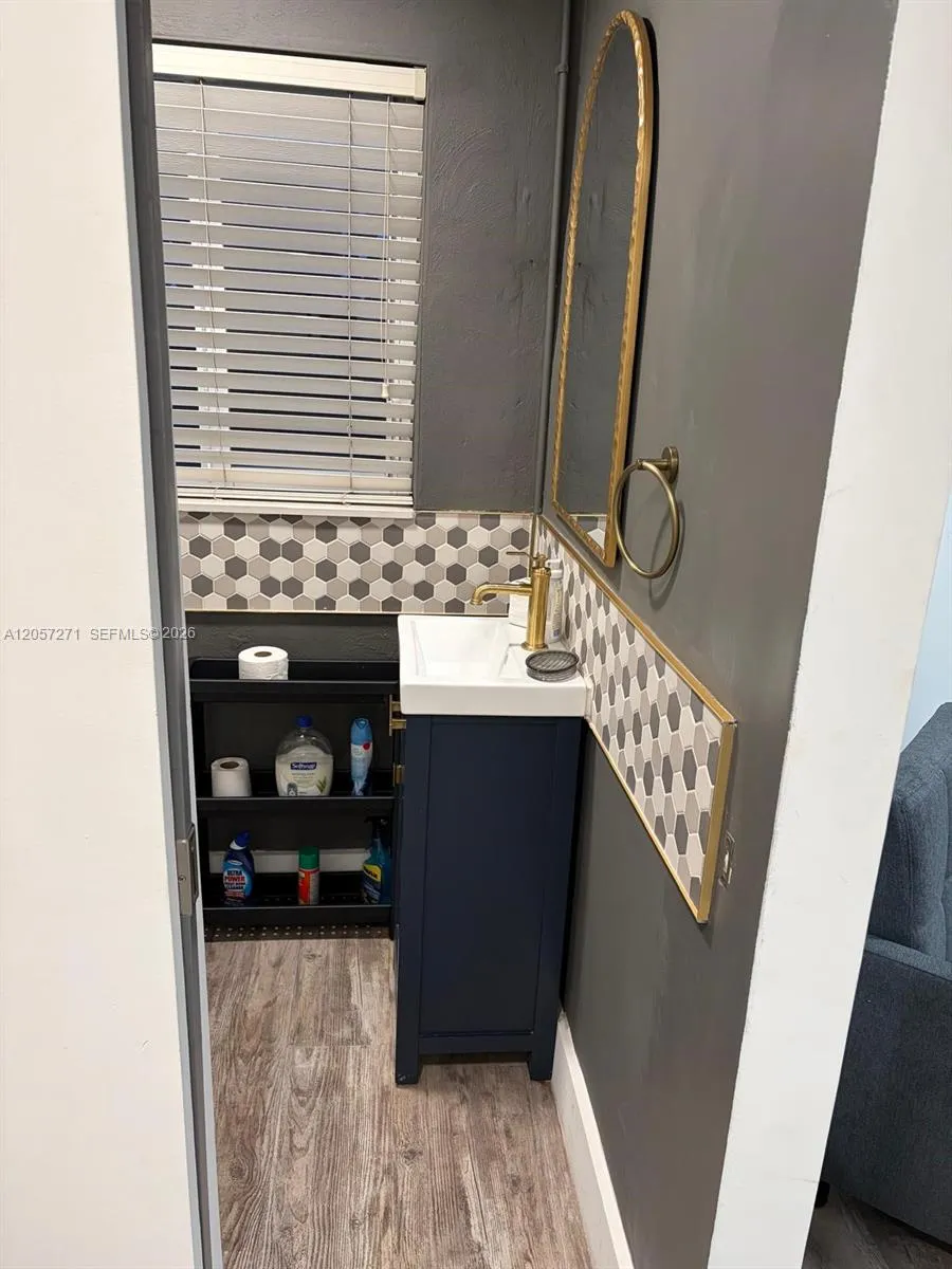 840 NE 159th St #1 North Miami Beach, FL 33162