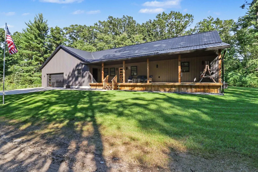 2585 E Mcmillan Road Dalton Township, MI 49457