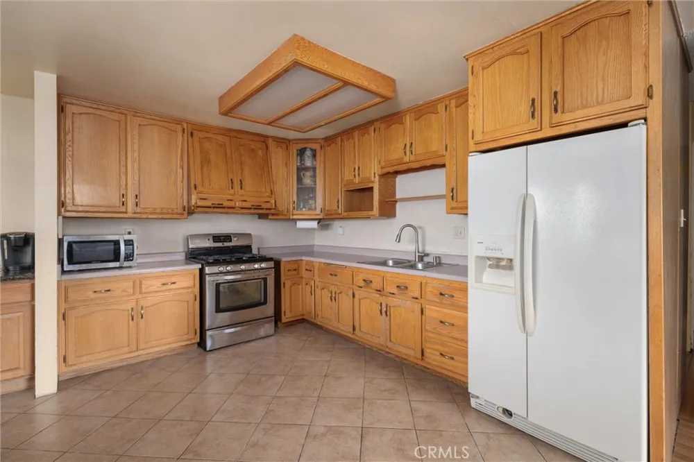 1310 Mary Santa Maria, CA 93458