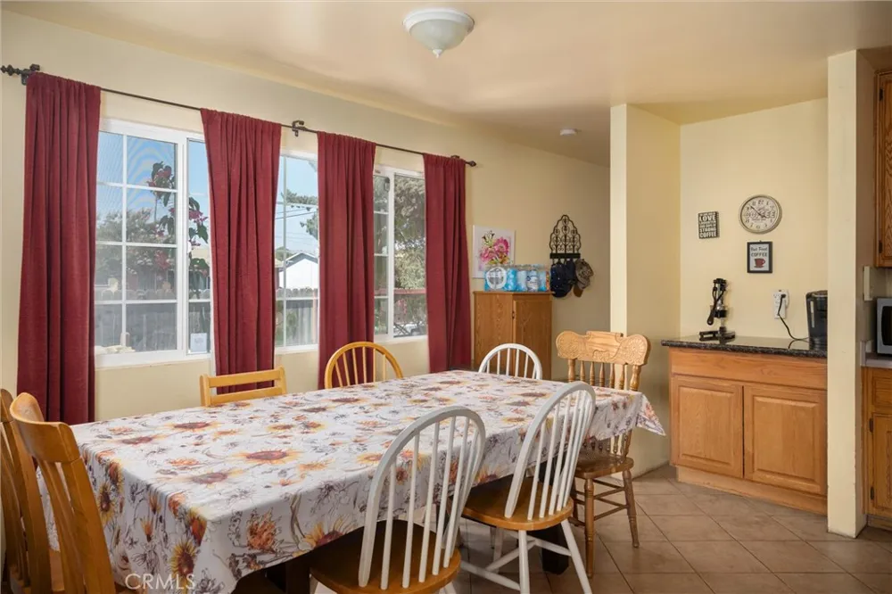 1310 Mary Santa Maria, CA 93458
