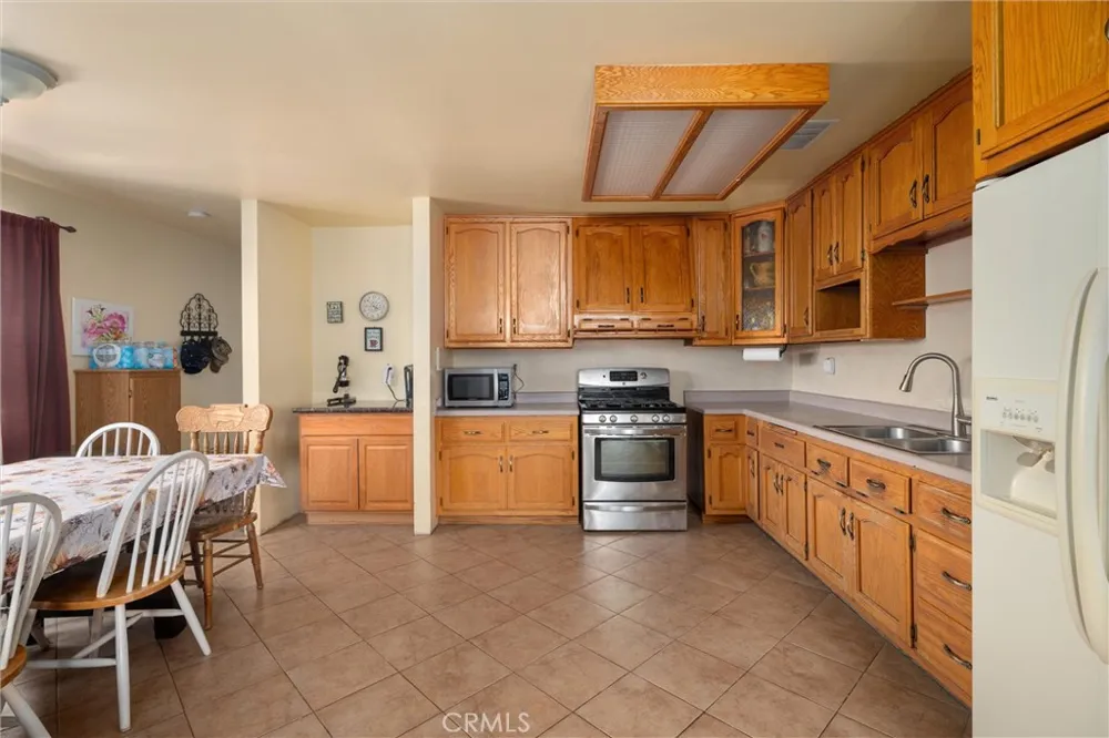 1310 Mary Santa Maria, CA 93458