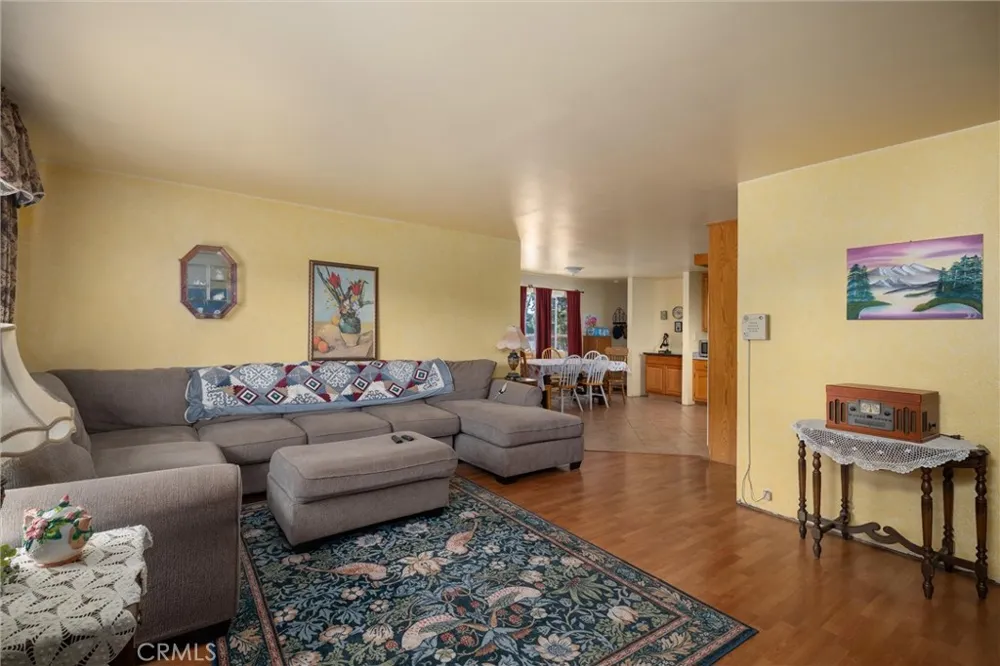 1310 Mary Santa Maria, CA 93458