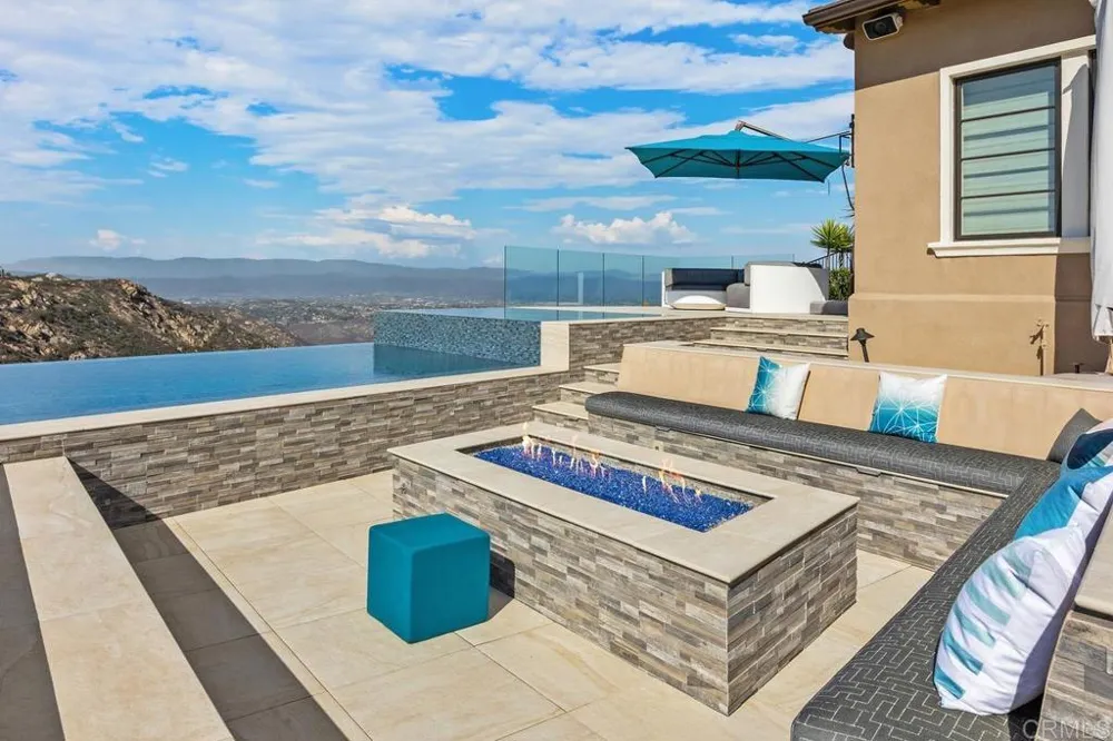 18338 Avenida Apice Rancho Santa Fe, CA 92067
