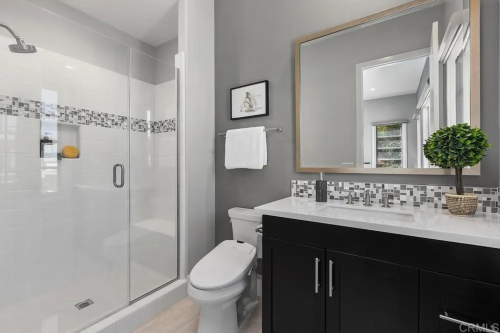 18338 Avenida Apice Rancho Santa Fe, CA 92067