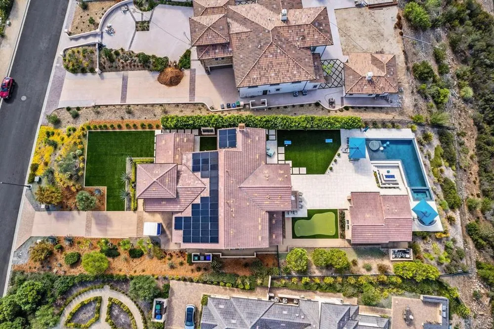 18338 Avenida Apice Rancho Santa Fe, CA 92067