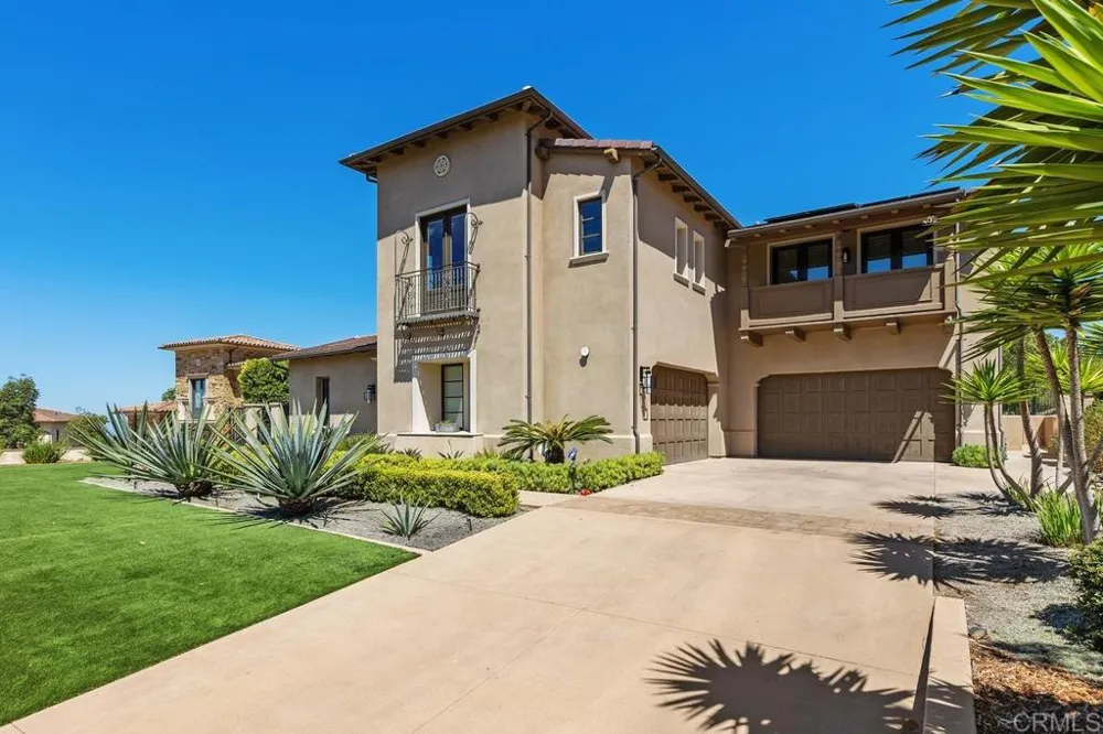 18338 Avenida Apice Rancho Santa Fe, CA 92067