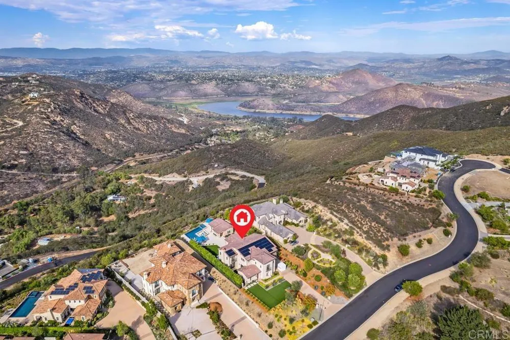 18338 Avenida Apice Rancho Santa Fe, CA 92067