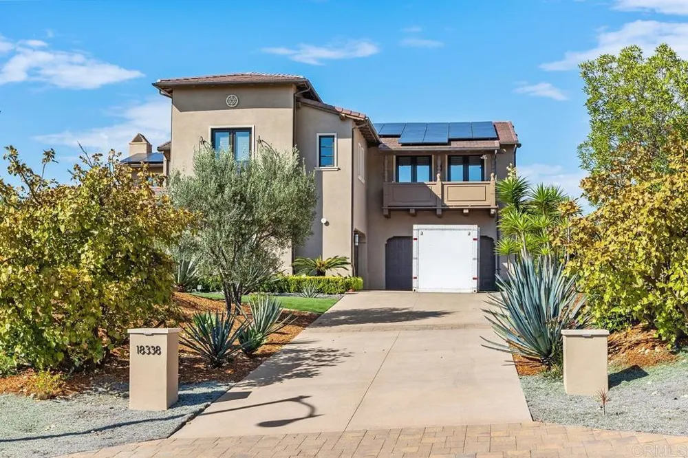 18338 Avenida Apice Rancho Santa Fe, CA 92067
