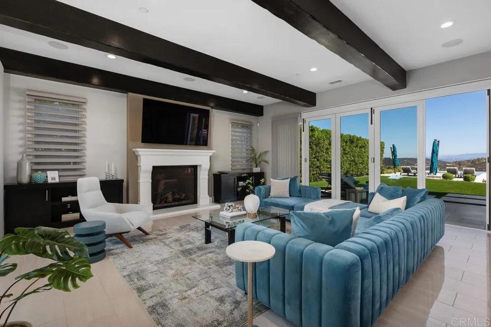 18338 Avenida Apice Rancho Santa Fe, CA 92067