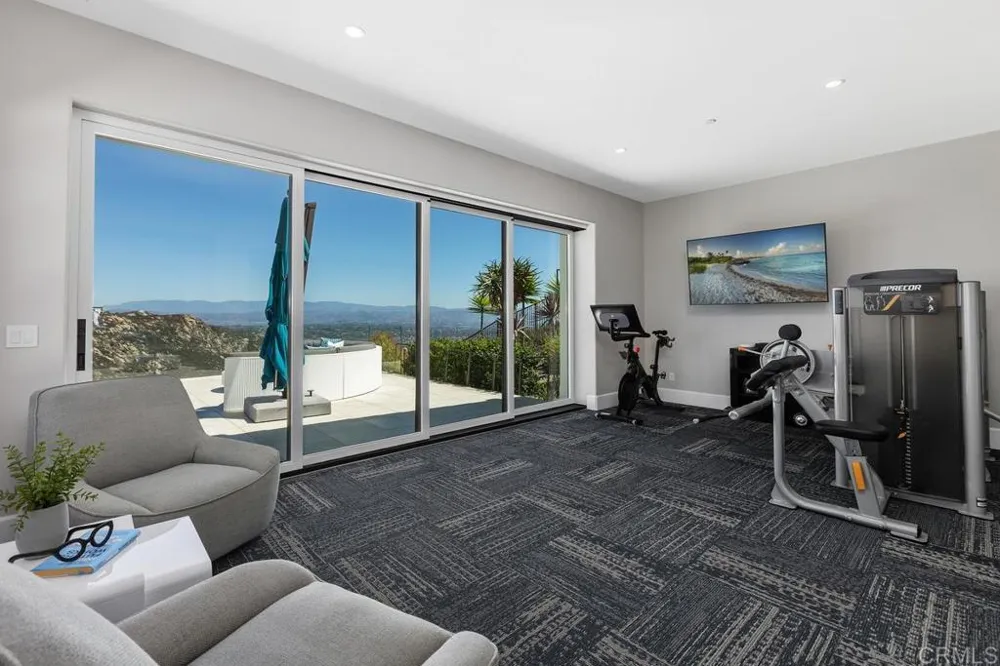 18338 Avenida Apice Rancho Santa Fe, CA 92067
