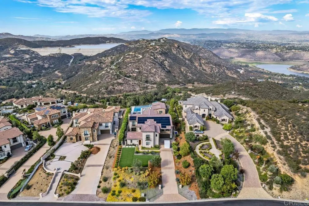 18338 Avenida Apice Rancho Santa Fe, CA 92067