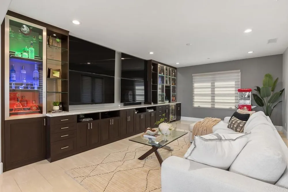 18338 Avenida Apice Rancho Santa Fe, CA 92067