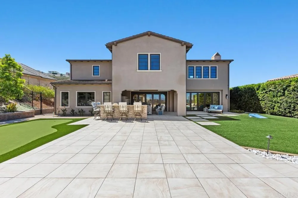 18338 Avenida Apice Rancho Santa Fe, CA 92067
