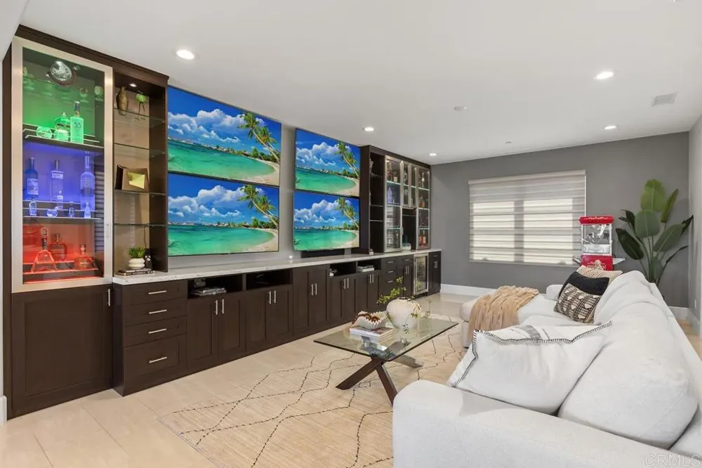 18338 Avenida Apice Rancho Santa Fe, CA 92067