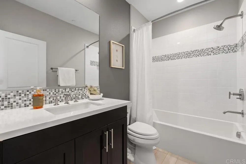 18338 Avenida Apice Rancho Santa Fe, CA 92067