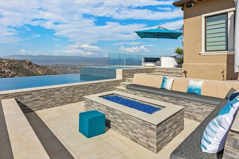 18338 Avenida Apice Rancho Santa Fe, CA 92067