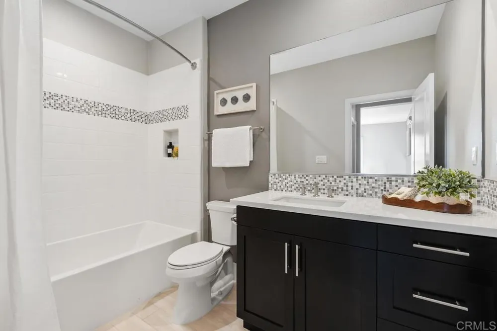 18338 Avenida Apice Rancho Santa Fe, CA 92067