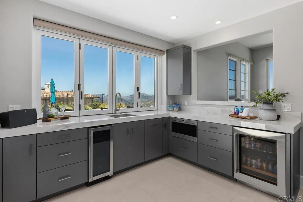 18338 Avenida Apice Rancho Santa Fe, CA 92067