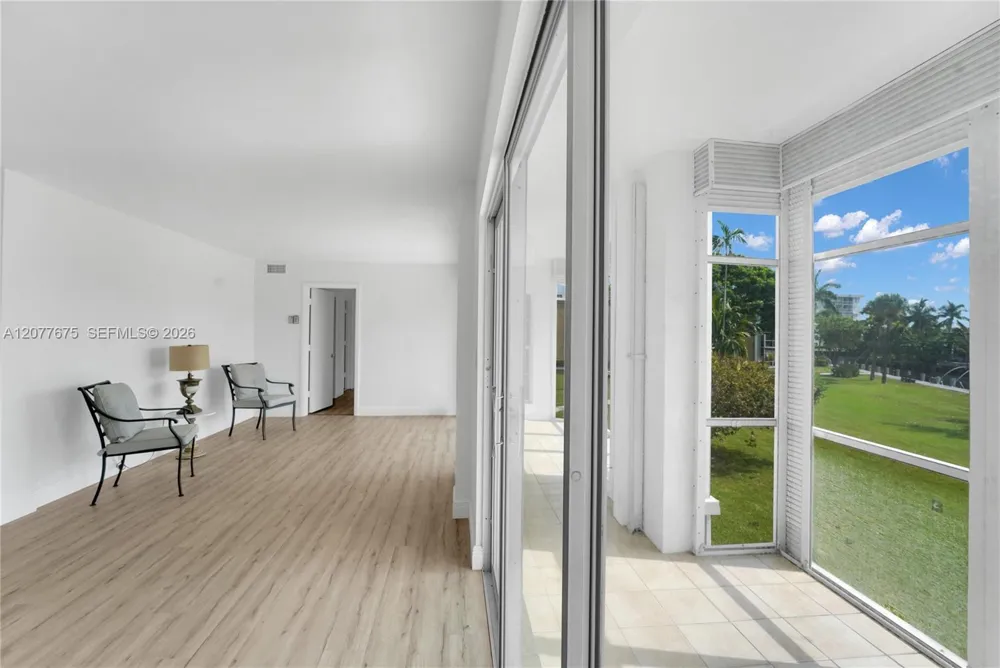 2970 NE 16th Ave #214 Oakland Park, FL 33334