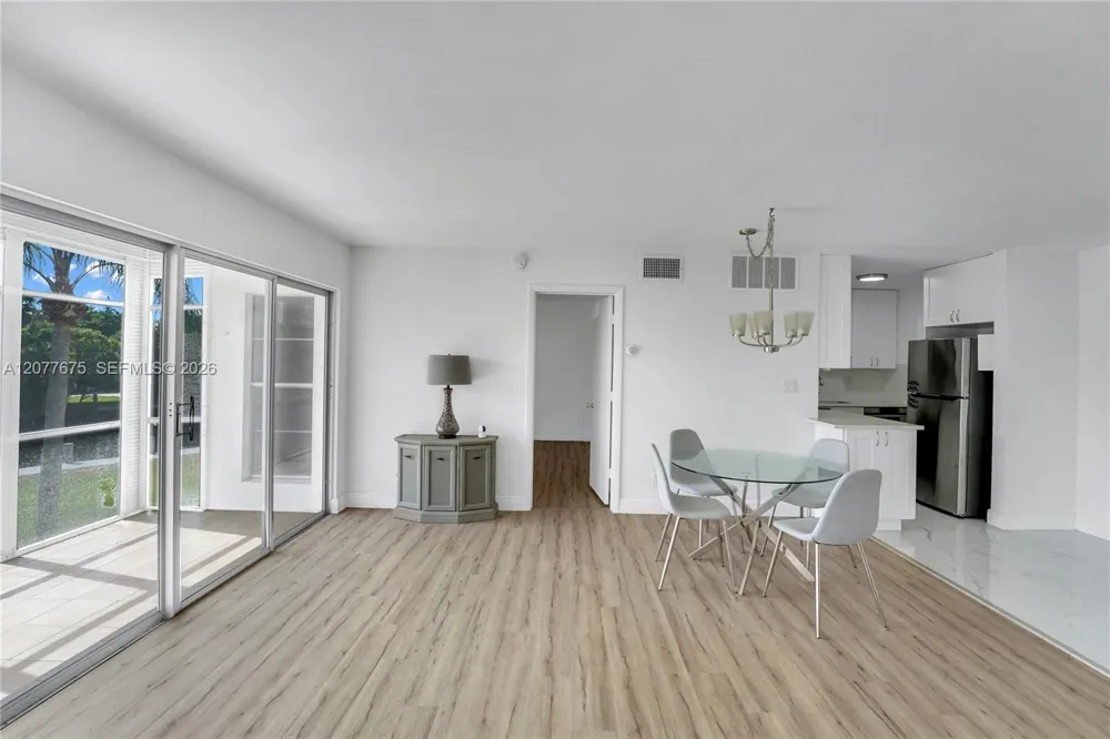 2970 NE 16th Ave #214 Oakland Park, FL 33334