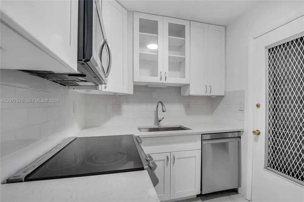 2970 NE 16th Ave #214 Oakland Park, FL 33334