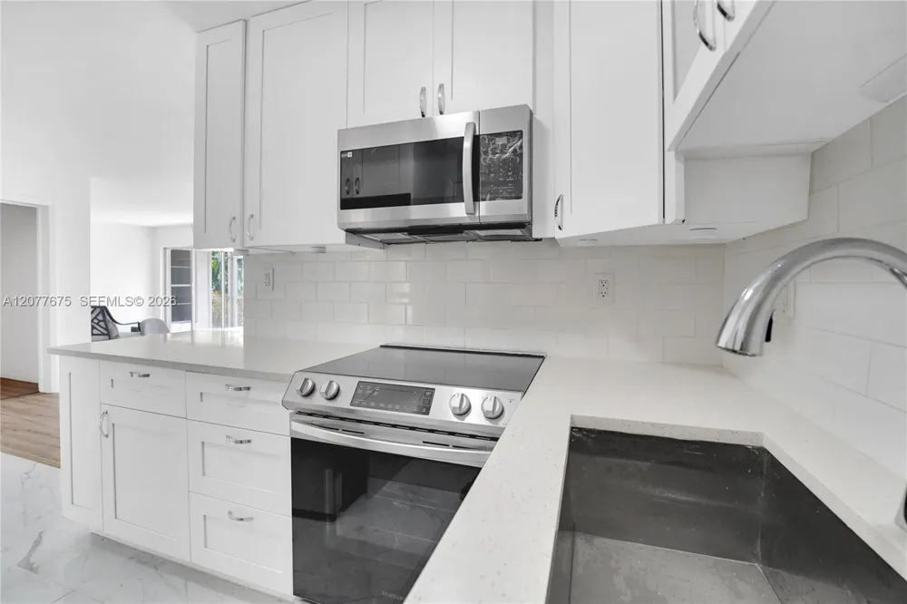 2970 NE 16th Ave #214 Oakland Park, FL 33334
