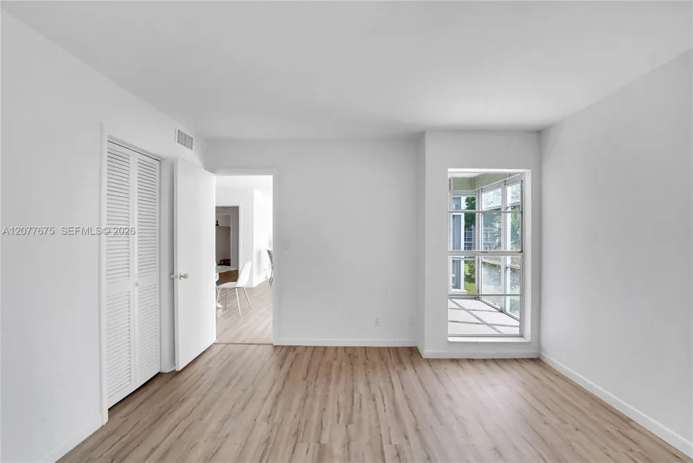 2970 NE 16th Ave #214 Oakland Park, FL 33334