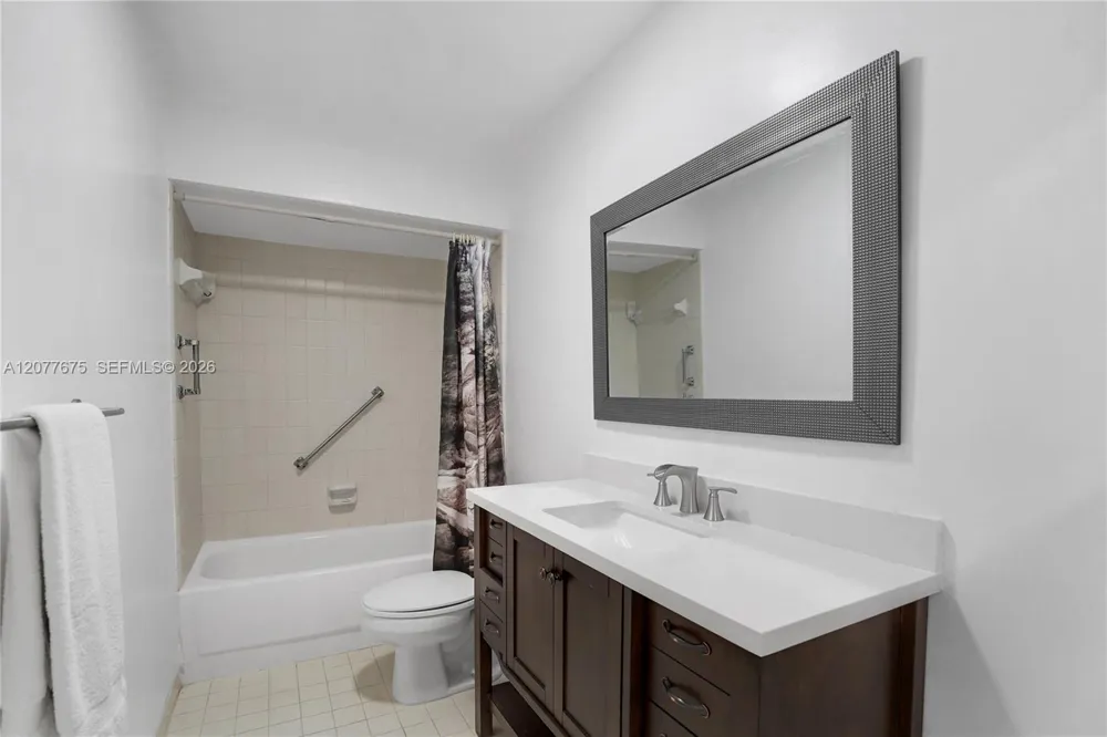 2970 NE 16th Ave #214 Oakland Park, FL 33334