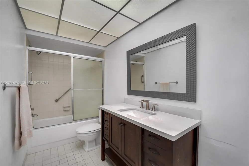 2970 NE 16th Ave #214 Oakland Park, FL 33334