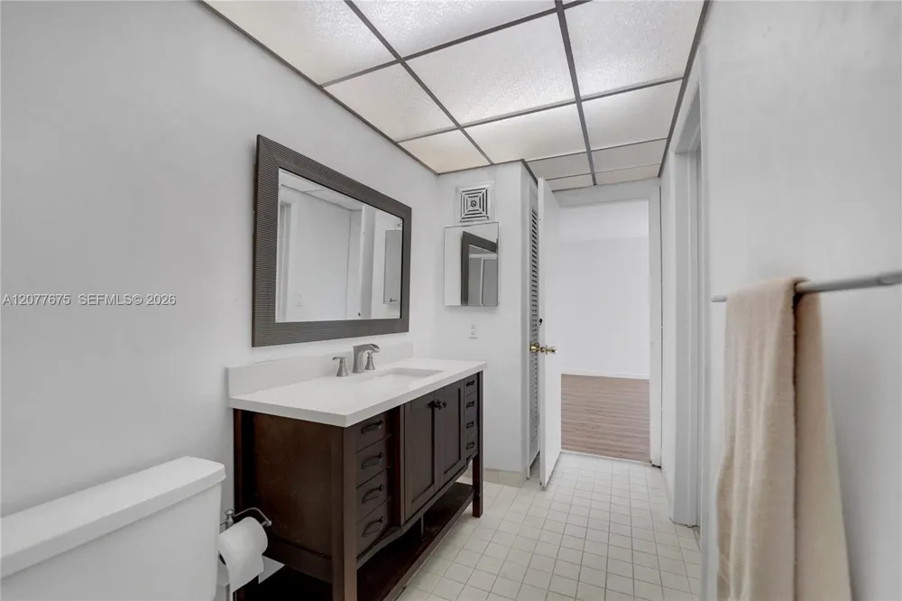 2970 NE 16th Ave #214 Oakland Park, FL 33334